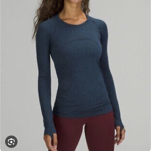 Lululemon Swiftly Tech Long Sleeve Shirt 2.0 True Navy / Iron Blue